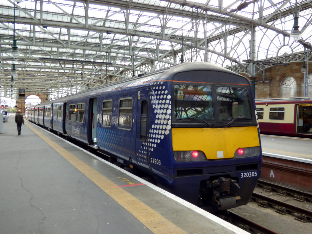 Bedford Train Crash - Driver Killed, 100 People Hurt